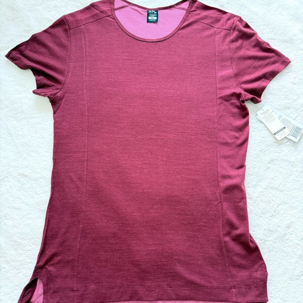NWT!!! APL men Tshirt size XL